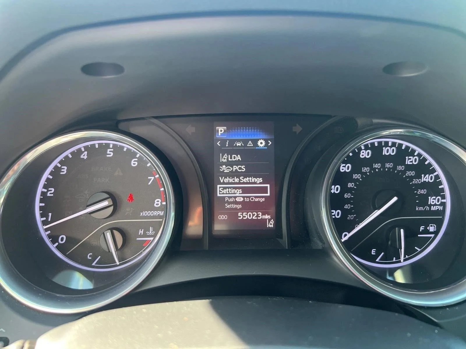 2020 Toyota Camry SE Nightshade Auto (Natl) photo 10