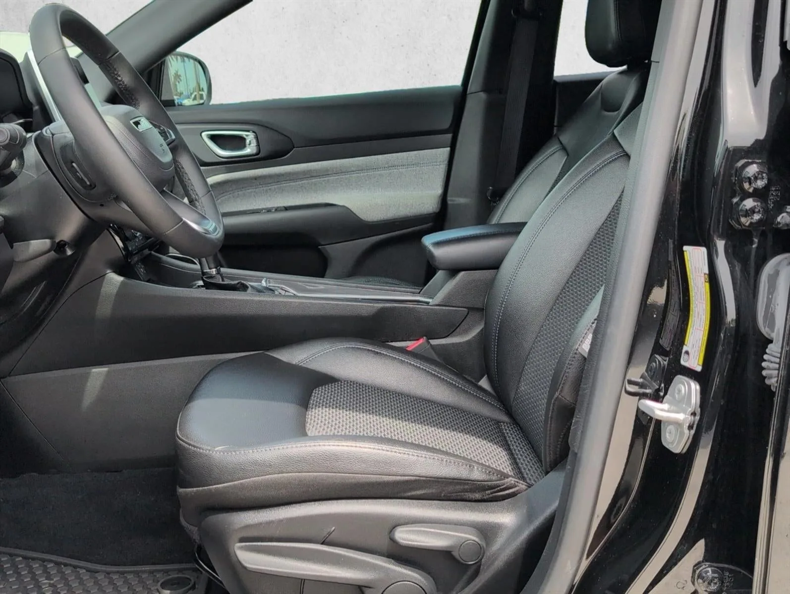 2025 Jeep Compass Latitude 4x4 photo 11