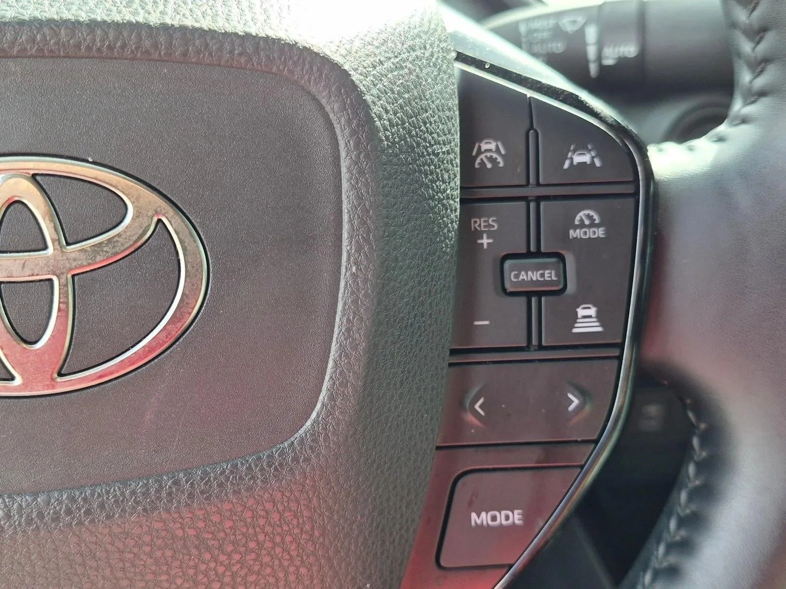 2023 Toyota Prius XLE photo 12