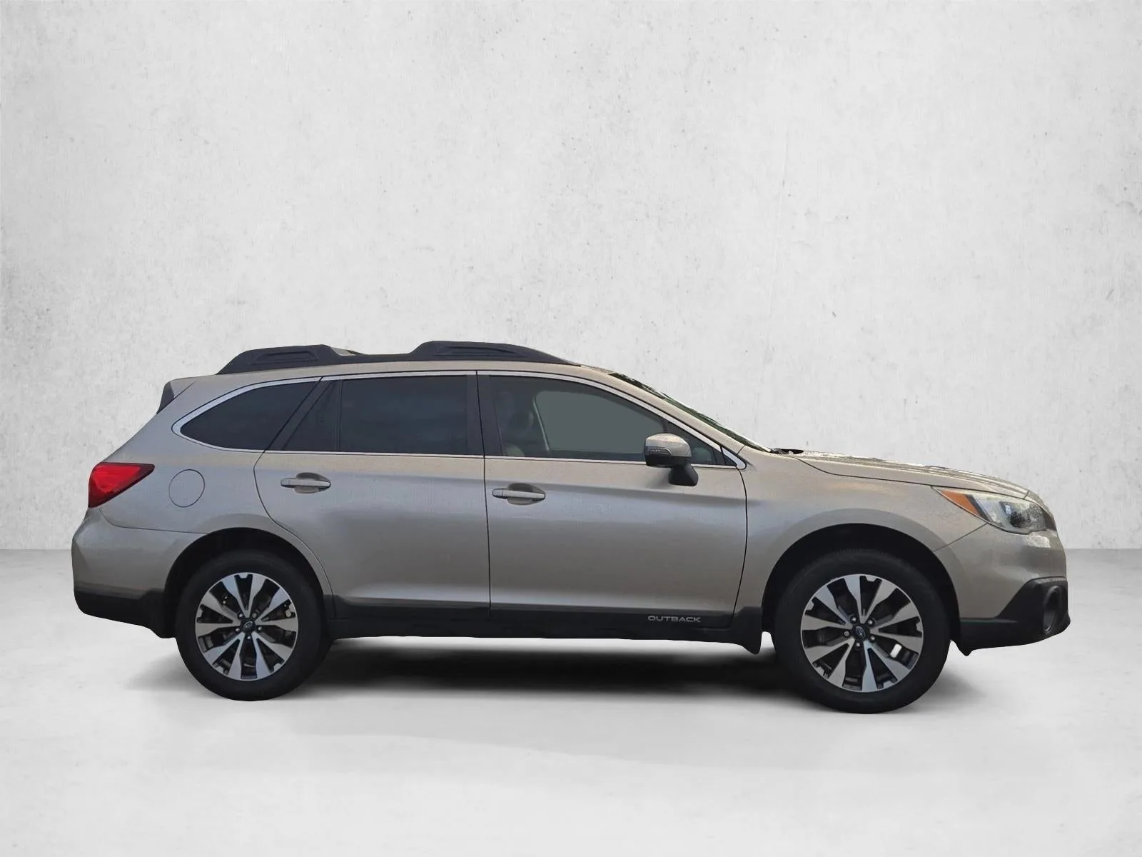 2015 Subaru Outback 2.5i Limited photo 4