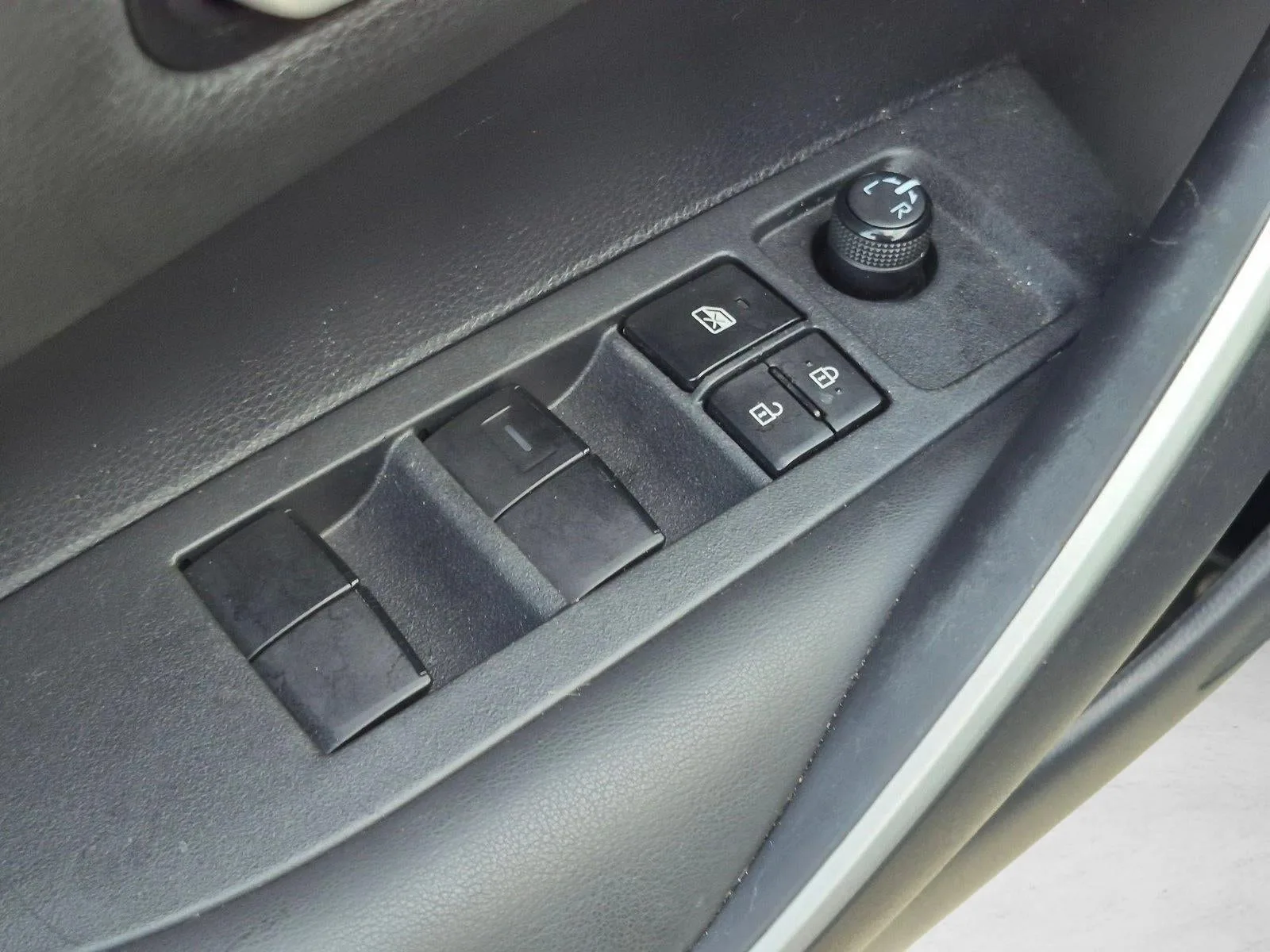 2021 Toyota Corolla SE CVT (Natl) photo 9