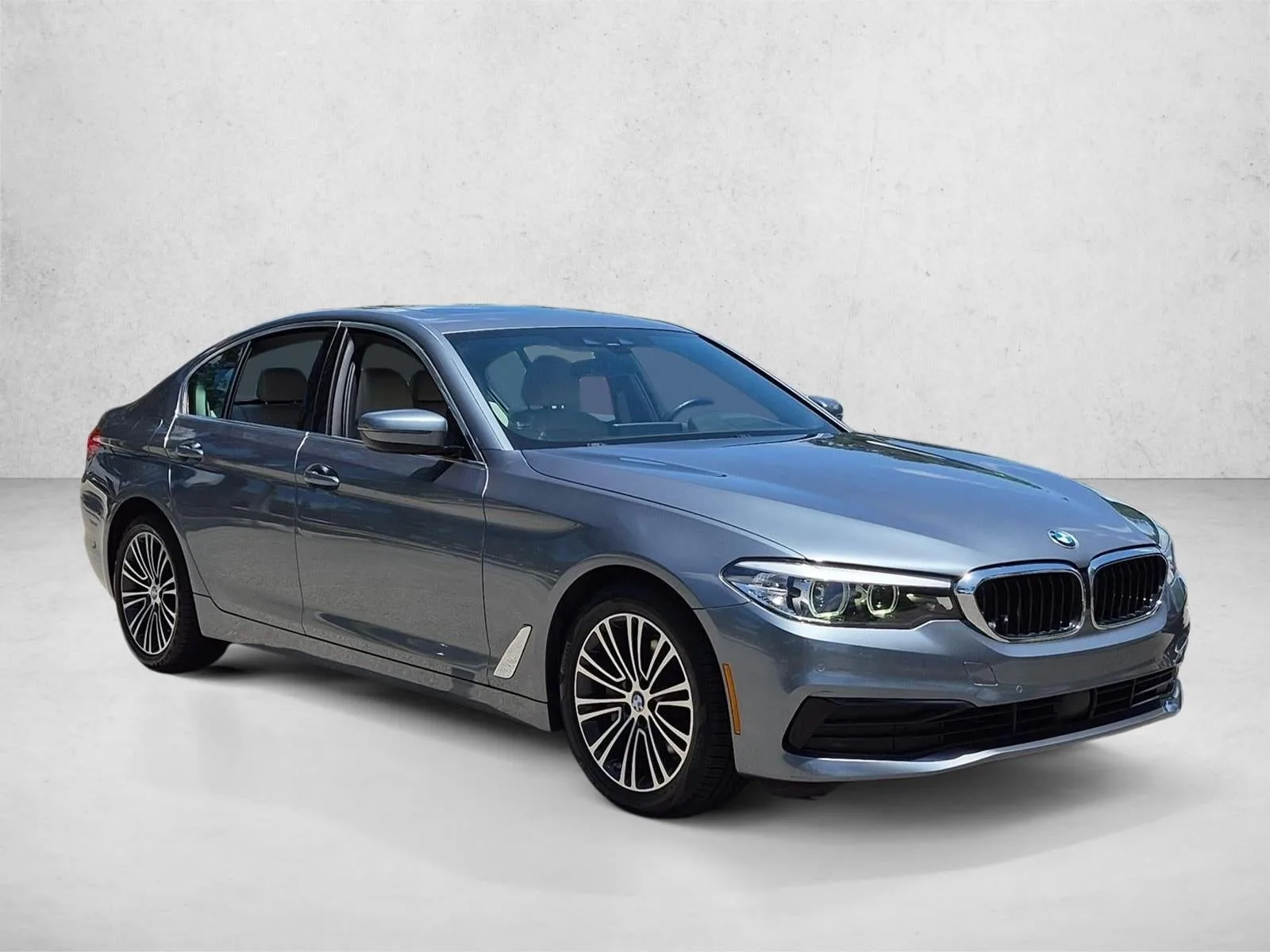 2019 BMW 530i Sedan photo 3