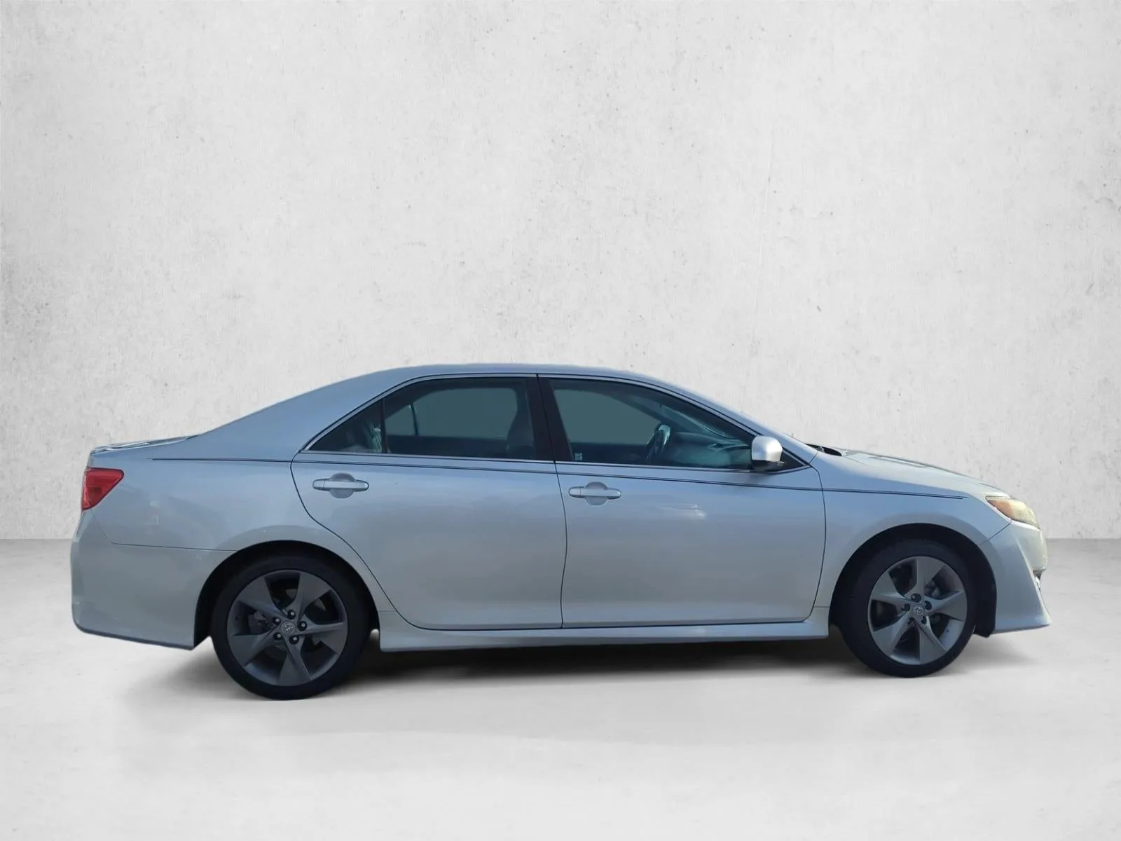 2014 Toyota Camry 4dr Sdn I4 Auto SE Sport (Natl) *Ltd Avail* photo 4