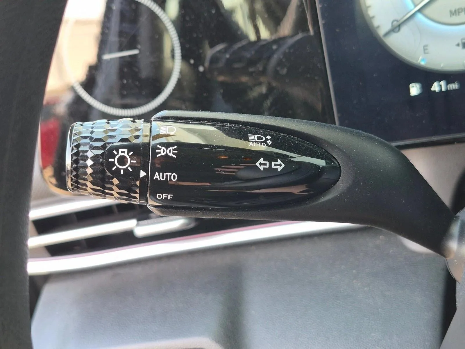 2024 Hyundai ELANTRA SEL IVT photo 6
