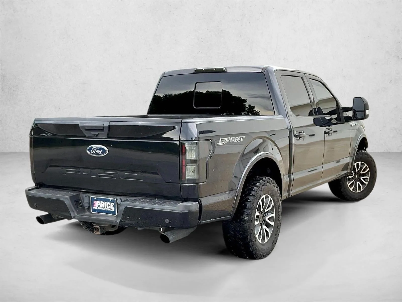 2019 Ford F-150 XLT 2WD SuperCrew 5.5' Box photo 2