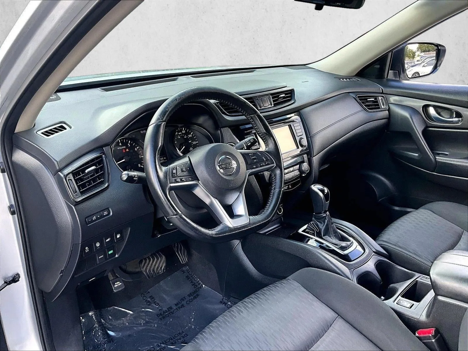 2020 Nissan Rogue SV photo 12