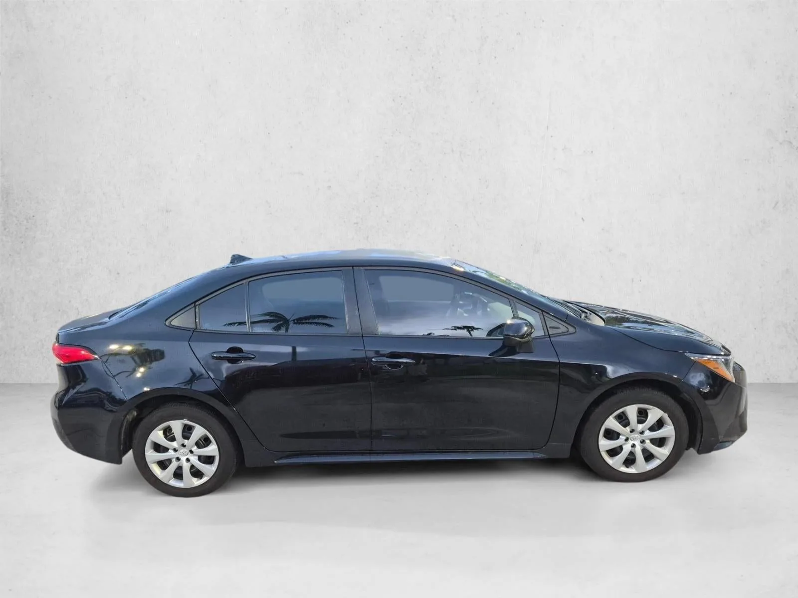 2025 Toyota Corolla LE CVT (Natl) photo 4