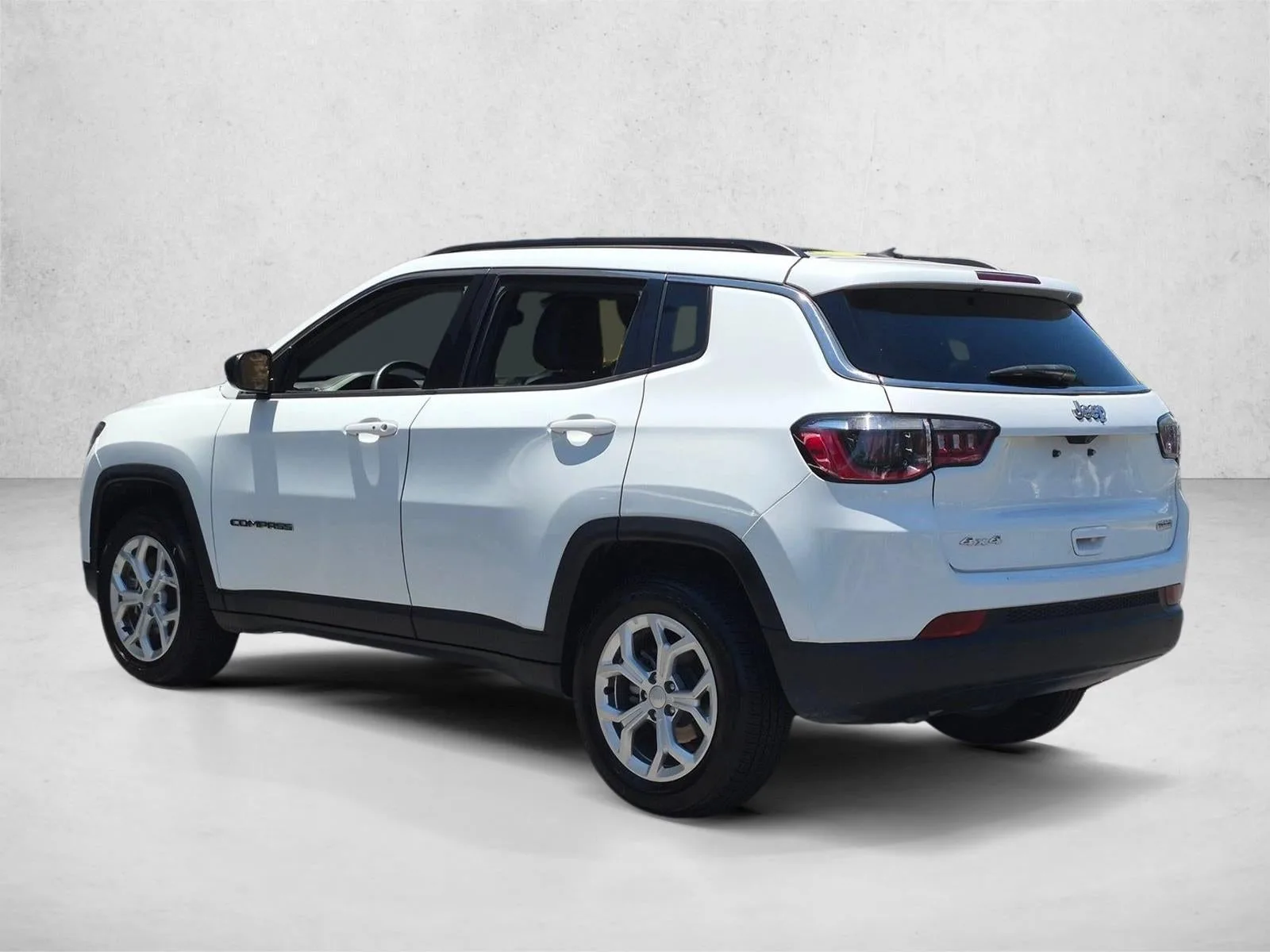 2024 Jeep Compass Latitude 4x4 photo 8