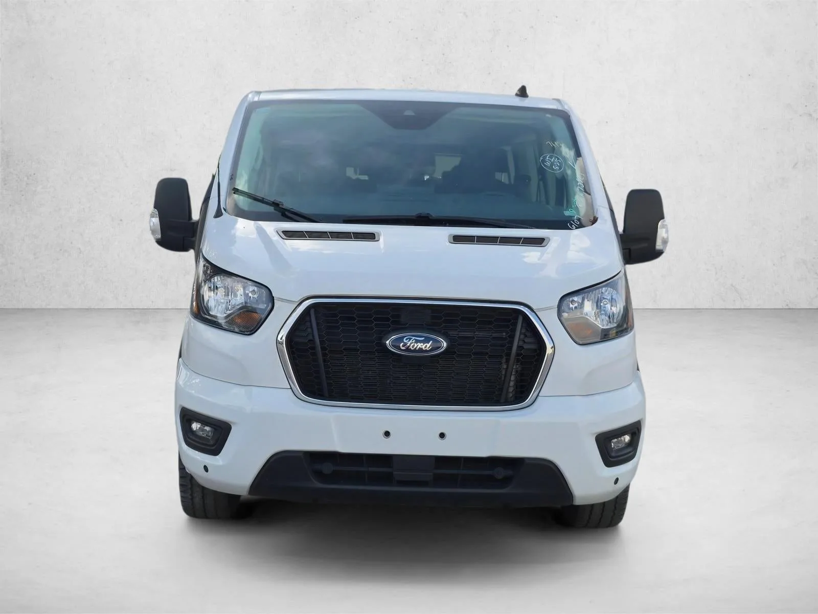 2024 Ford Transit Passenger Wagon XL photo 2