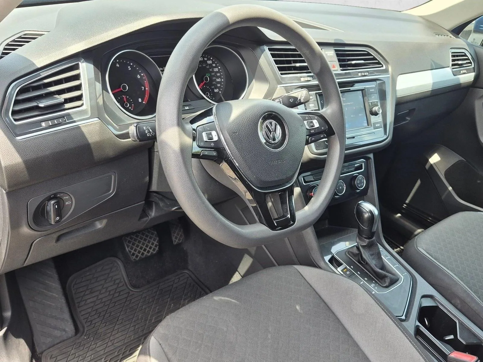 2019 Volkswagen Tiguan 2.0T S FWD photo 9
