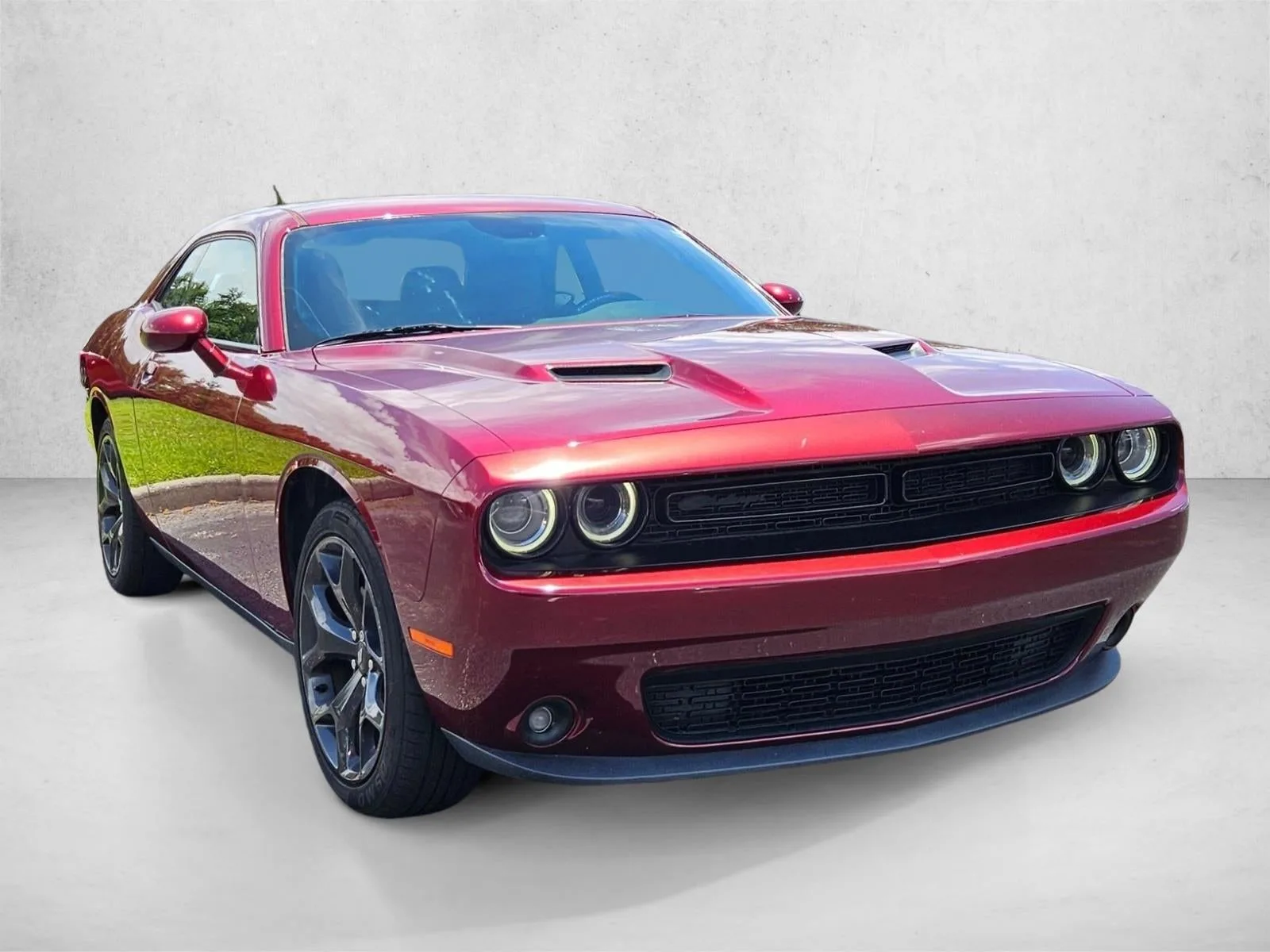 2020 Dodge Challenger SXT RWD photo 3