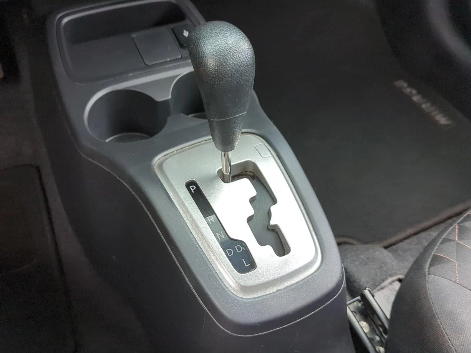 2024 Mitsubishi Mirage ES CVT photo 12