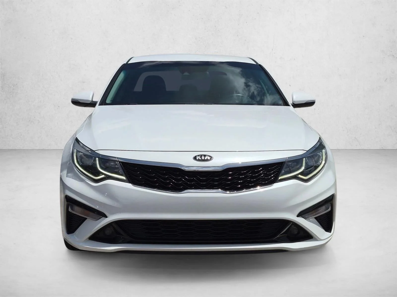 2020 Kia Optima S Auto photo 2
