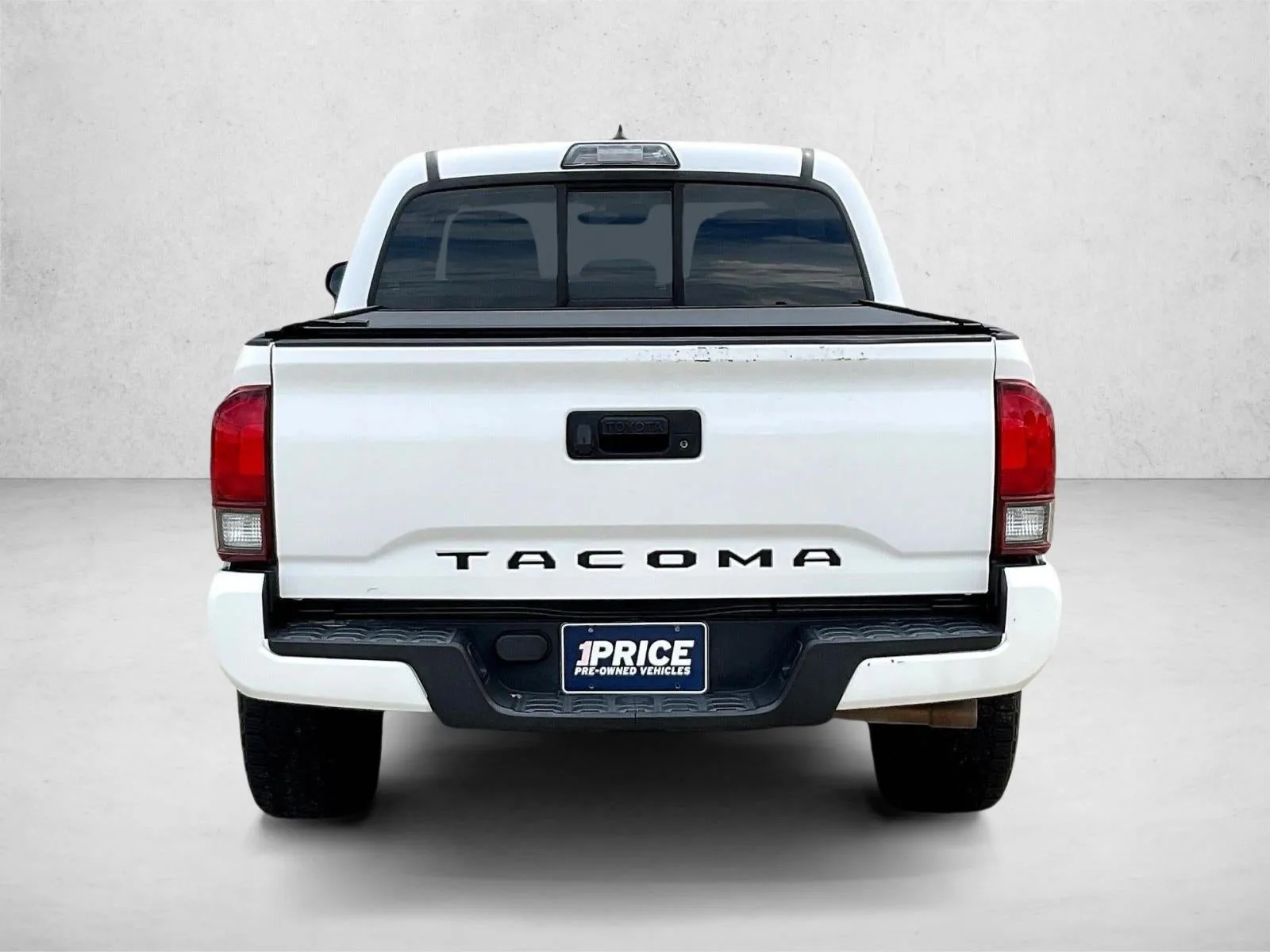 2018 Toyota Tacoma SR Double Cab 5' Bed I4 4x2 AT (GS) photo 4