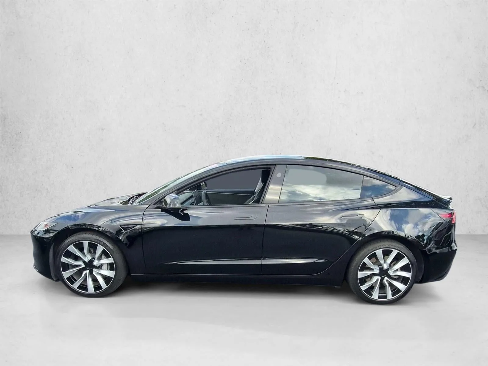 2025 Tesla Model 3 Long Range photo 9
