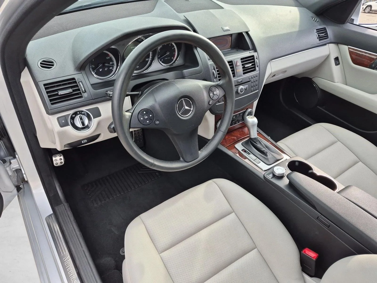 2011 Mercedes-Benz C-Class C 300 Sport Sedan photo 10