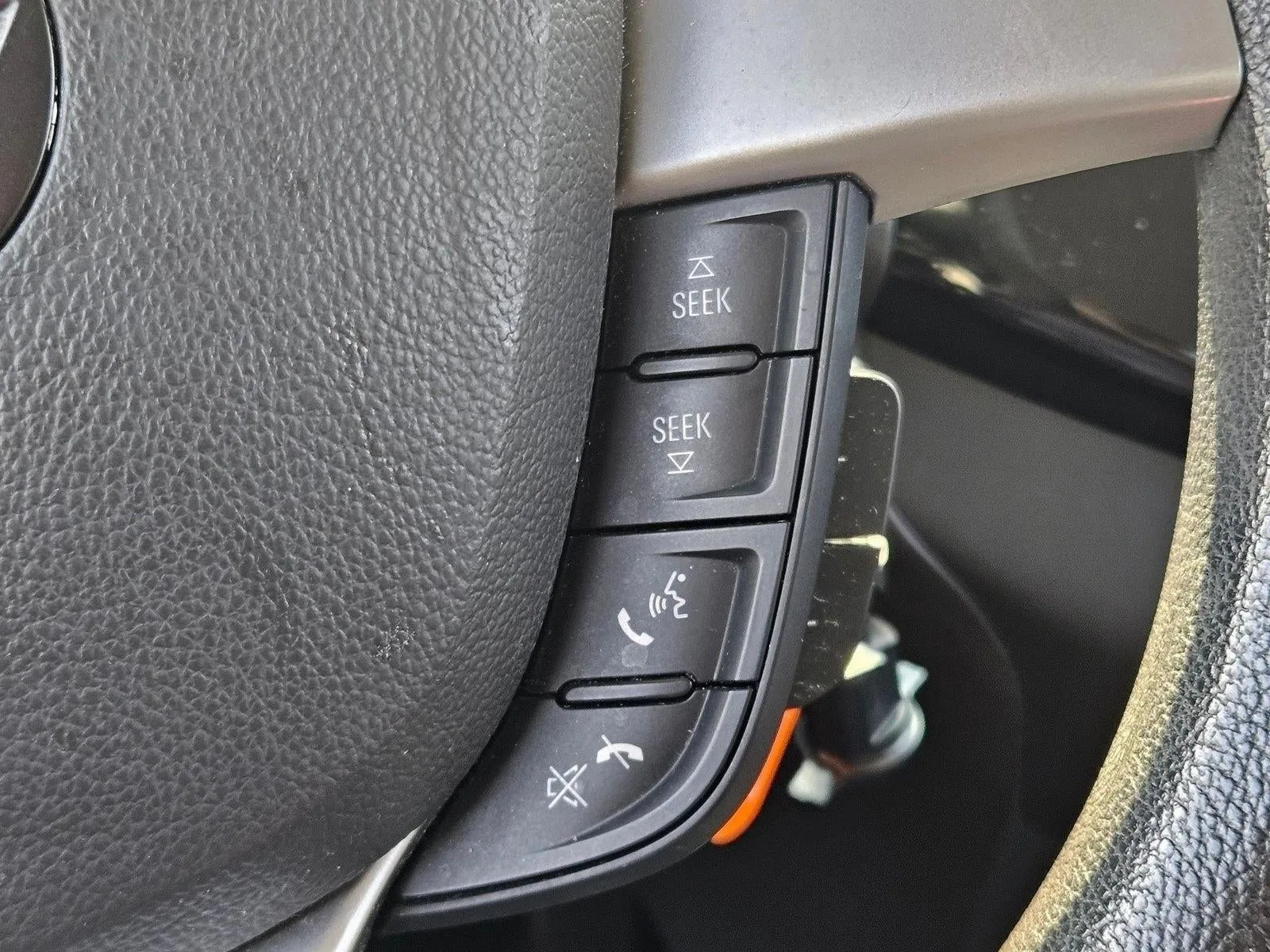 2015 Chevrolet Spark Hatch 1LT (Automatic) photo 11