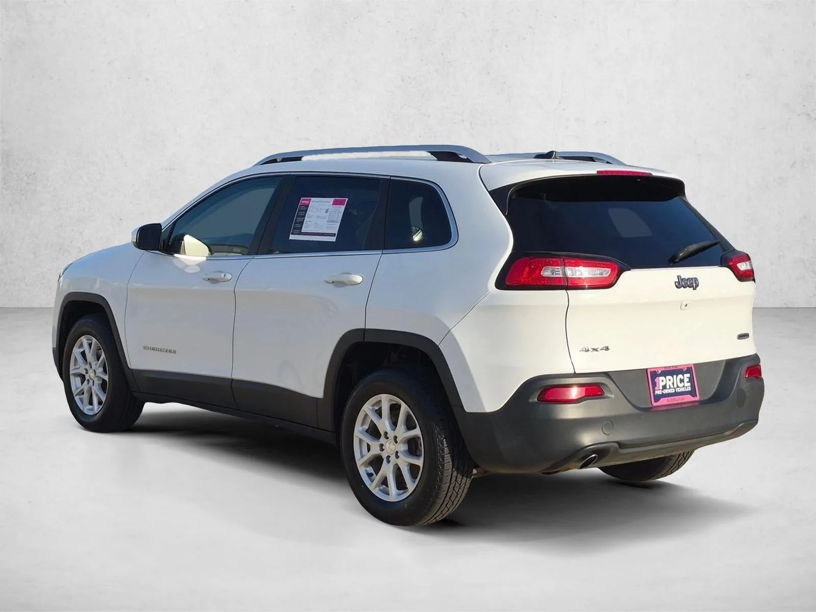2016 Jeep Cherokee 4WD 4dr Latitude photo 7