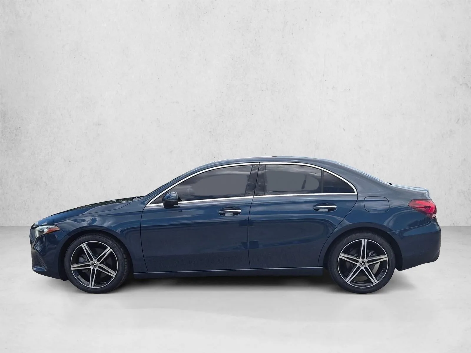 2021 Mercedes-Benz A-Class A 220 Sedan photo 9