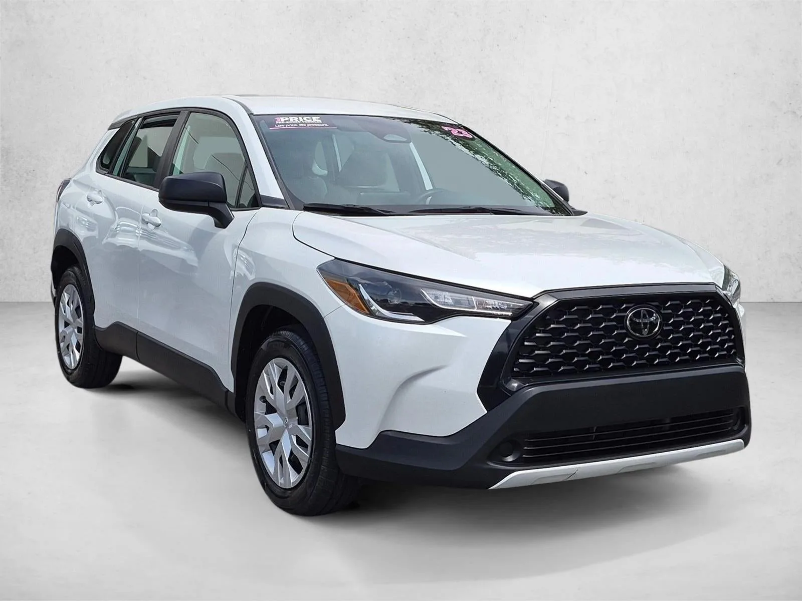 2023 Toyota Corolla Cross L 2WD (Natl) photo 4