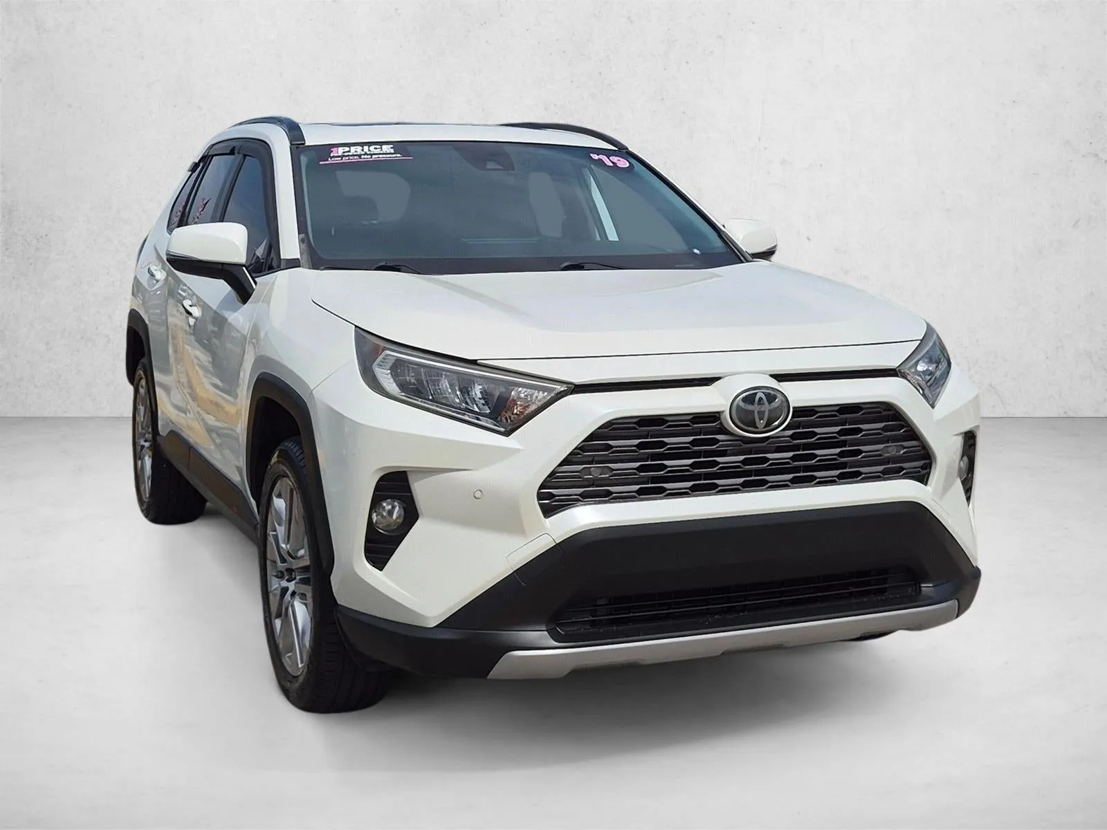 2019 Toyota RAV4 Limited FWD (Natl) photo 3