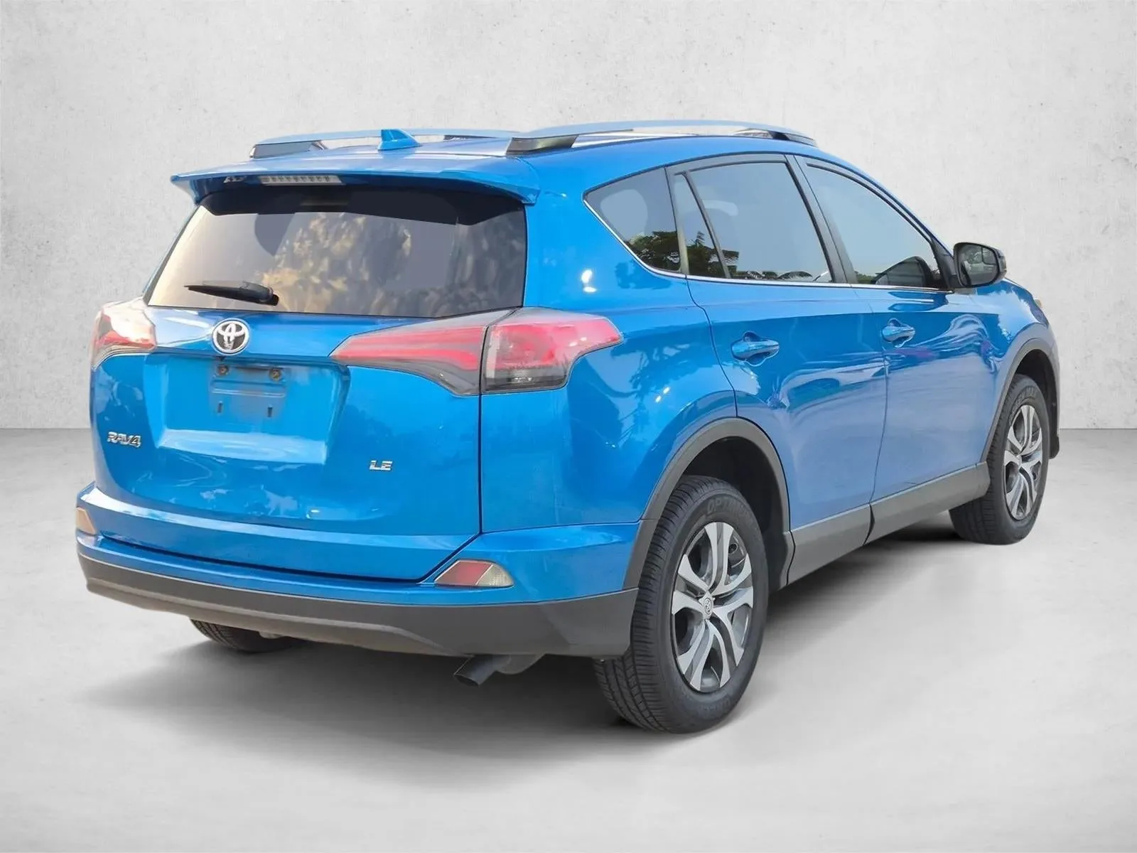 2018 Toyota RAV4 LE FWD (GS) photo 5