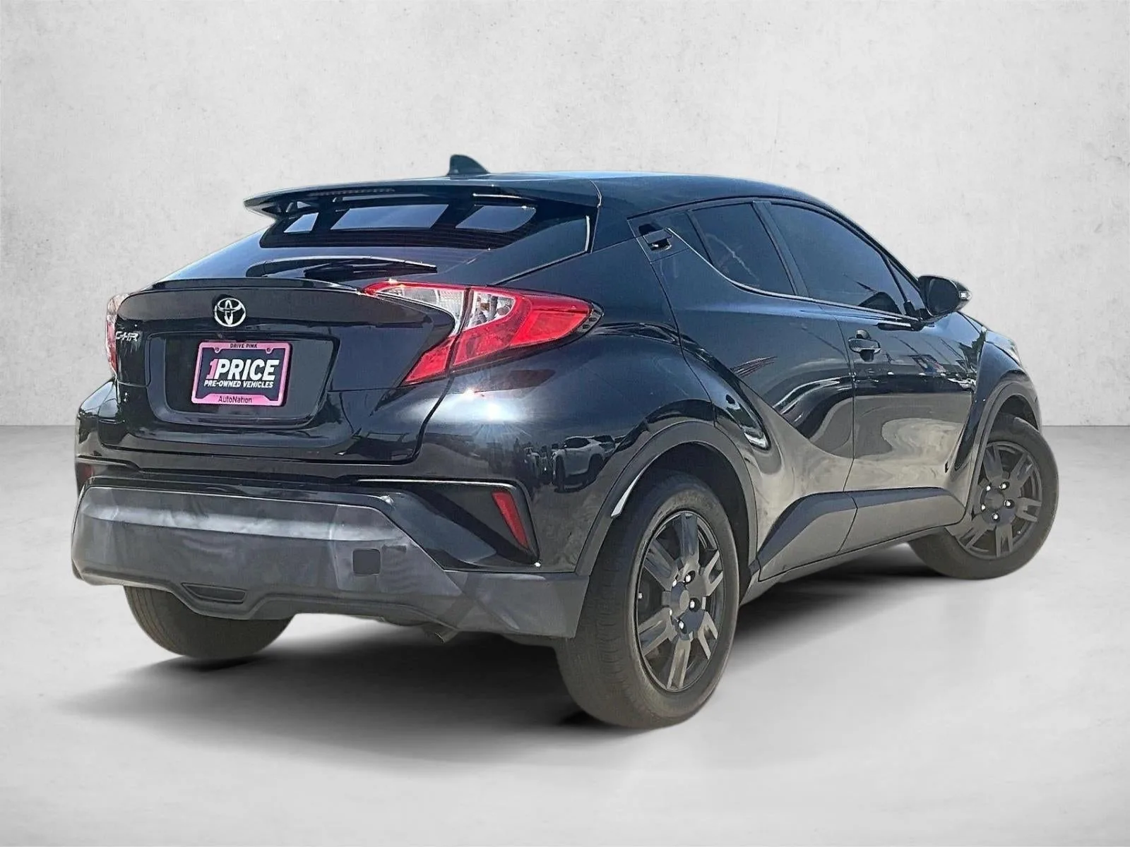 2019 Toyota C-HR LE photo 2
