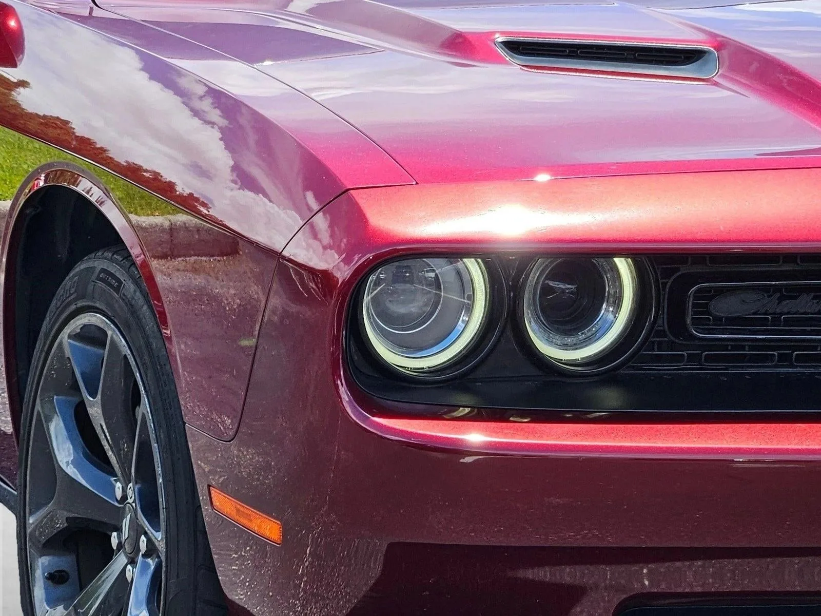 2020 Dodge Challenger SXT RWD photo 4