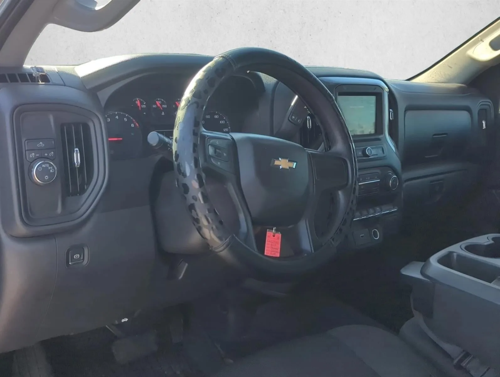 2019 Chevrolet Silverado 1500 Crew Cab Short Box 2-Wheel Drive Custom photo 7