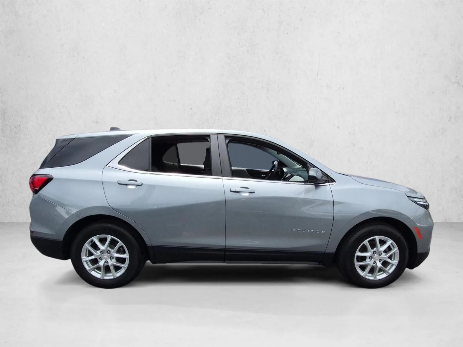 2023 Chevrolet Equinox LT photo 4