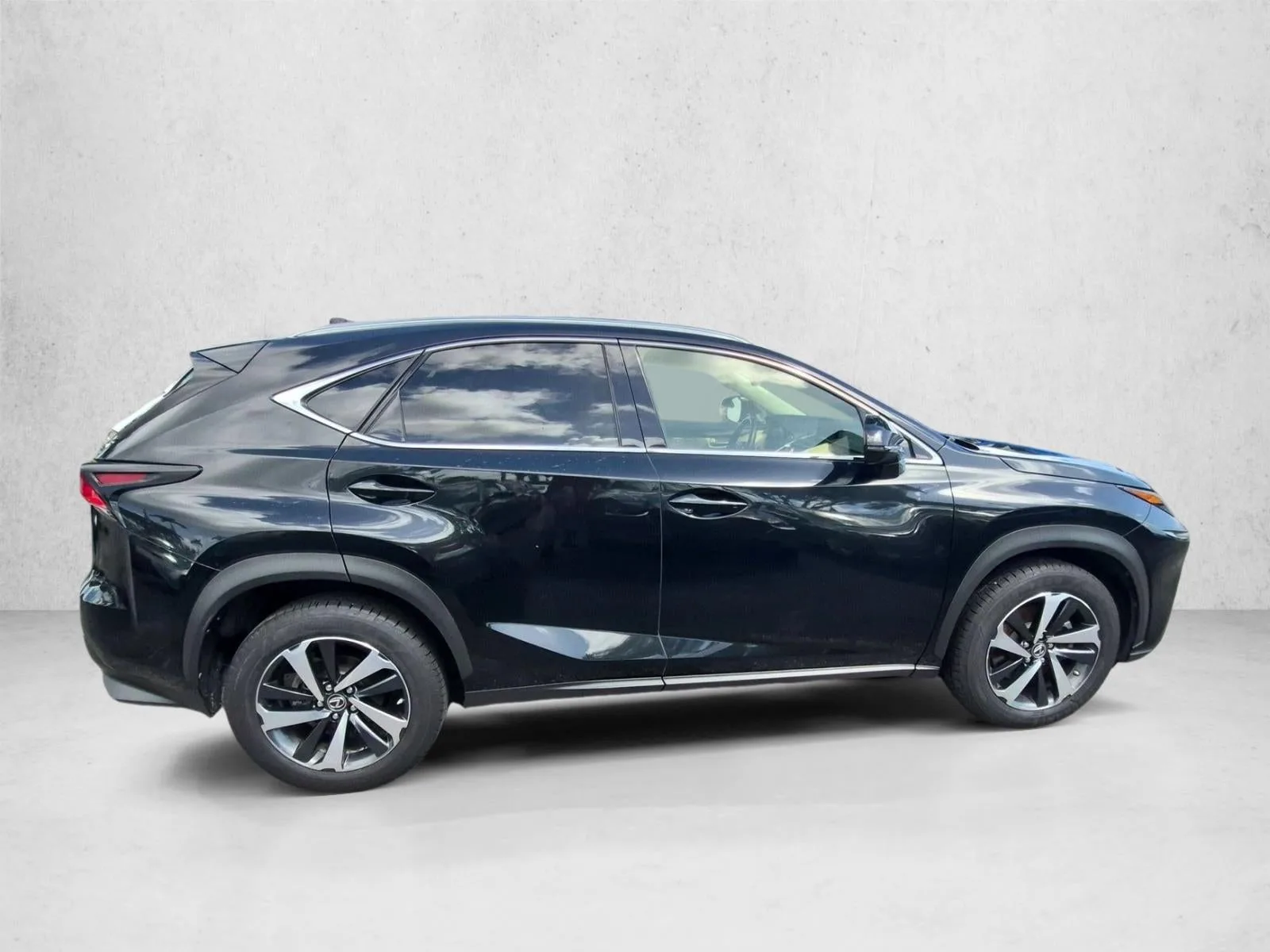 2021 Lexus NX 300 photo 4