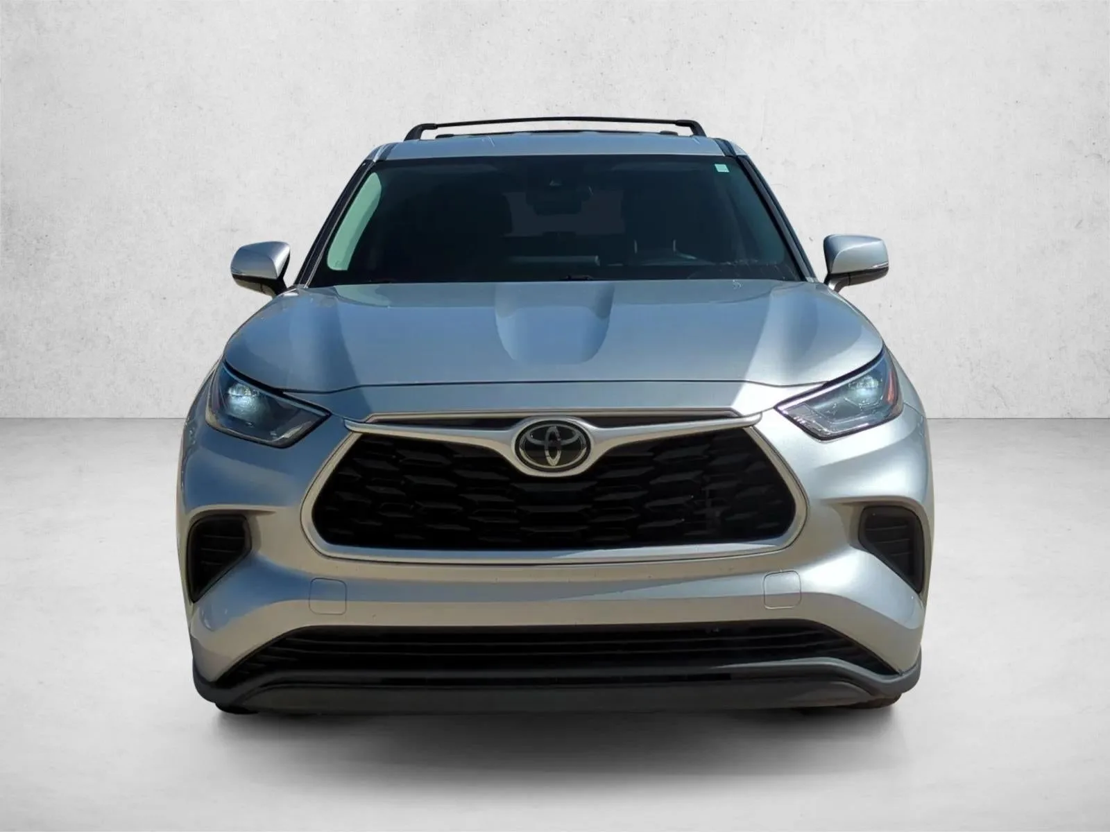 2022 Toyota Highlander L FWD (Natl) photo 2