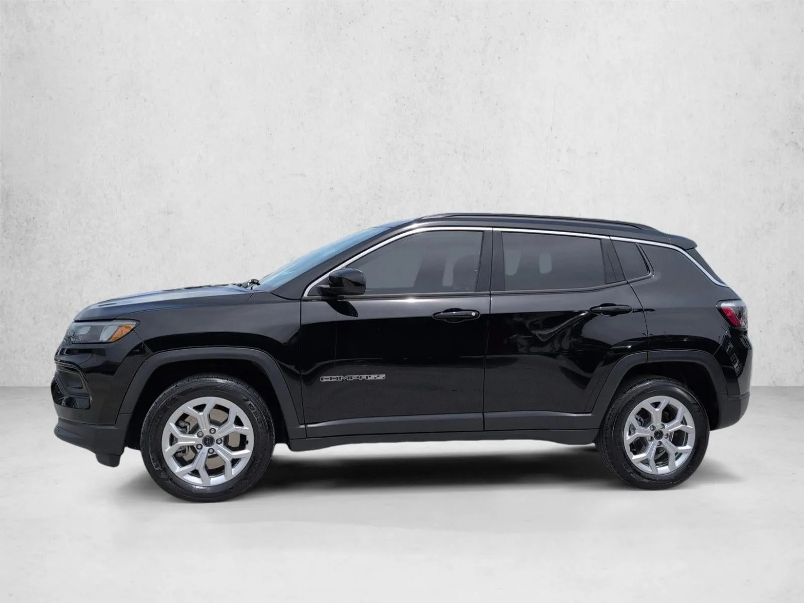 2025 Jeep Compass Latitude 4x4 photo 2