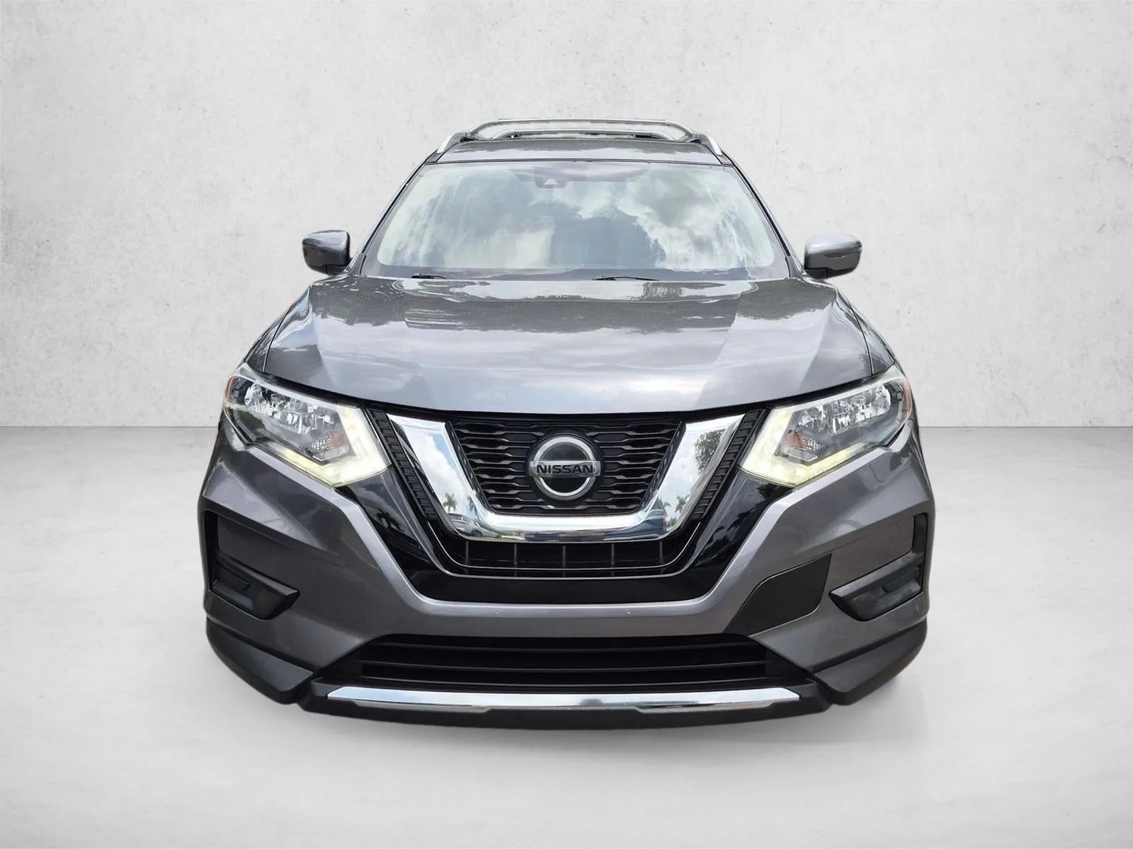 2020 Nissan Rogue FWD SV photo 2