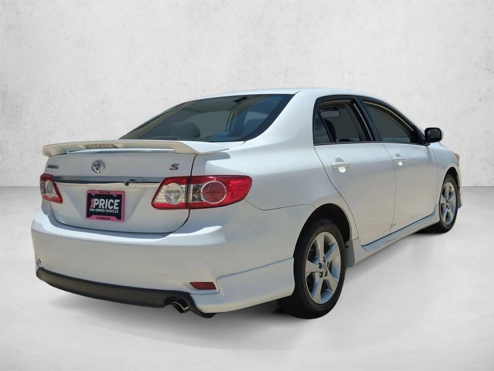 2013 Toyota Corolla 4dr Sdn Auto S (Natl) photo 5