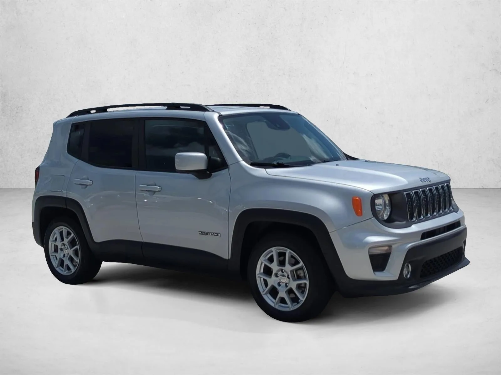 2021 Jeep Renegade Latitude FWD photo 3