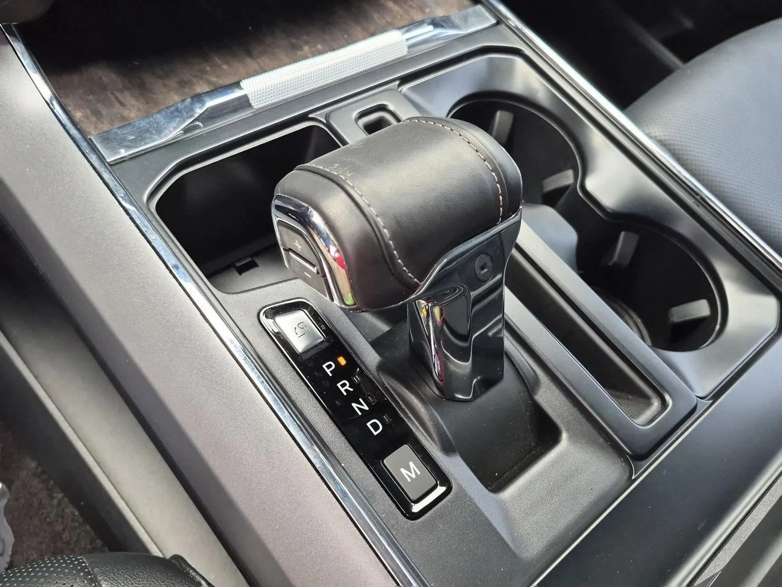 2023 Ford F-150 LARIAT photo 12