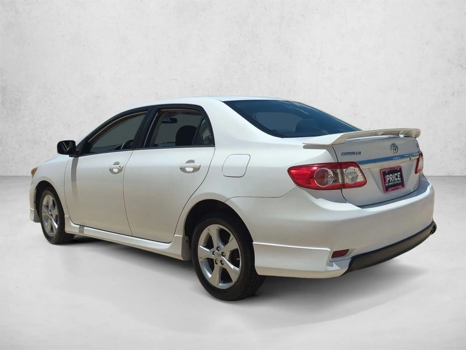 2013 Toyota Corolla 4dr Sdn Auto S (Natl) photo 8