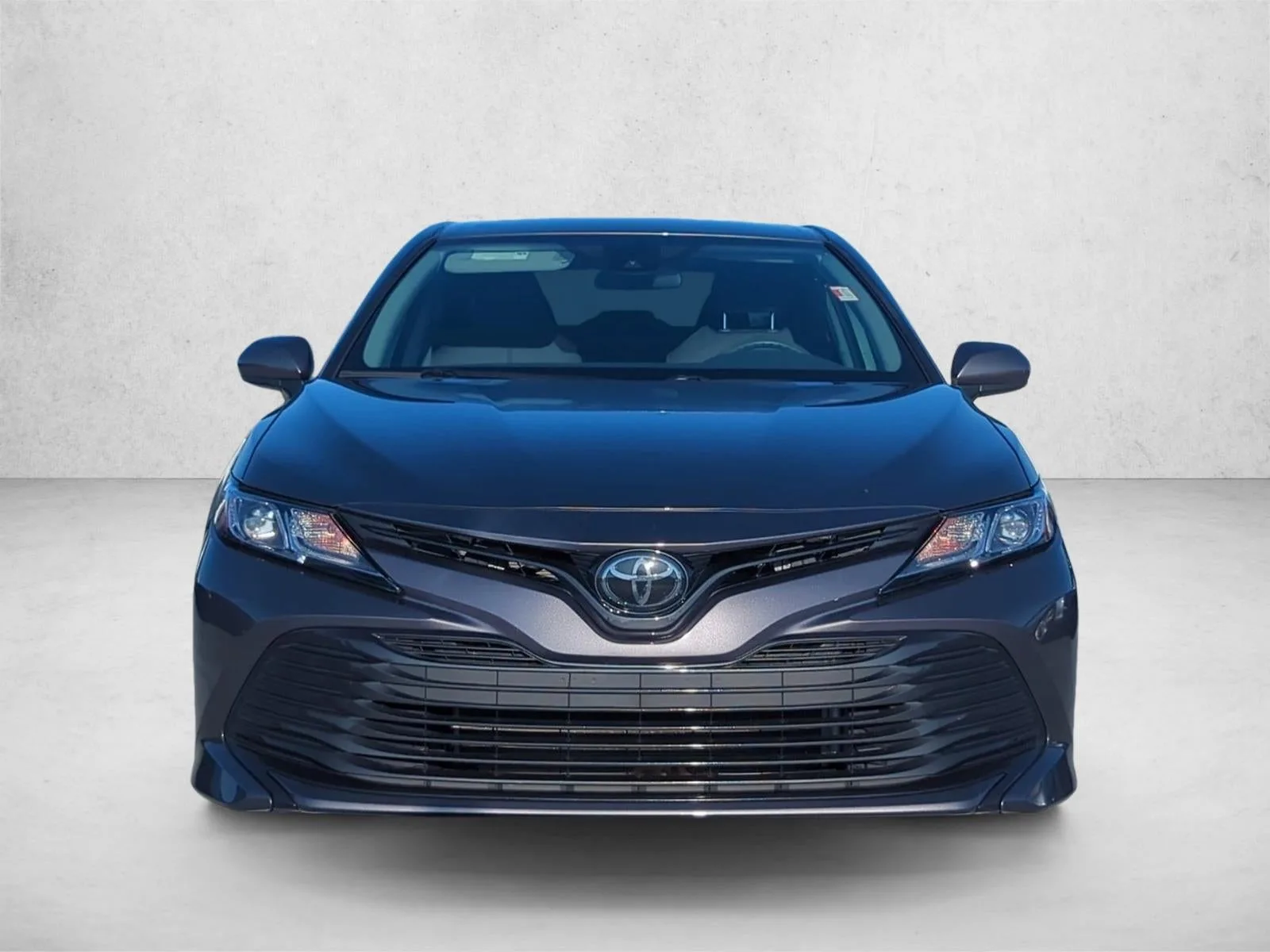 2019 Toyota Camry LE Auto (SE) photo 2