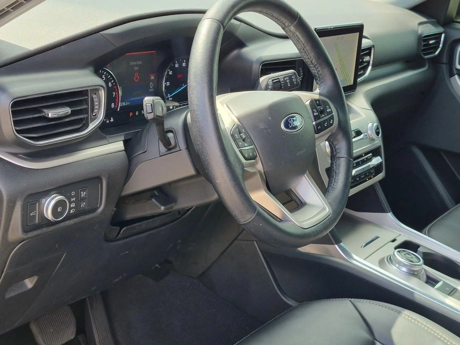 2022 Ford Explorer XLT RWD photo 9