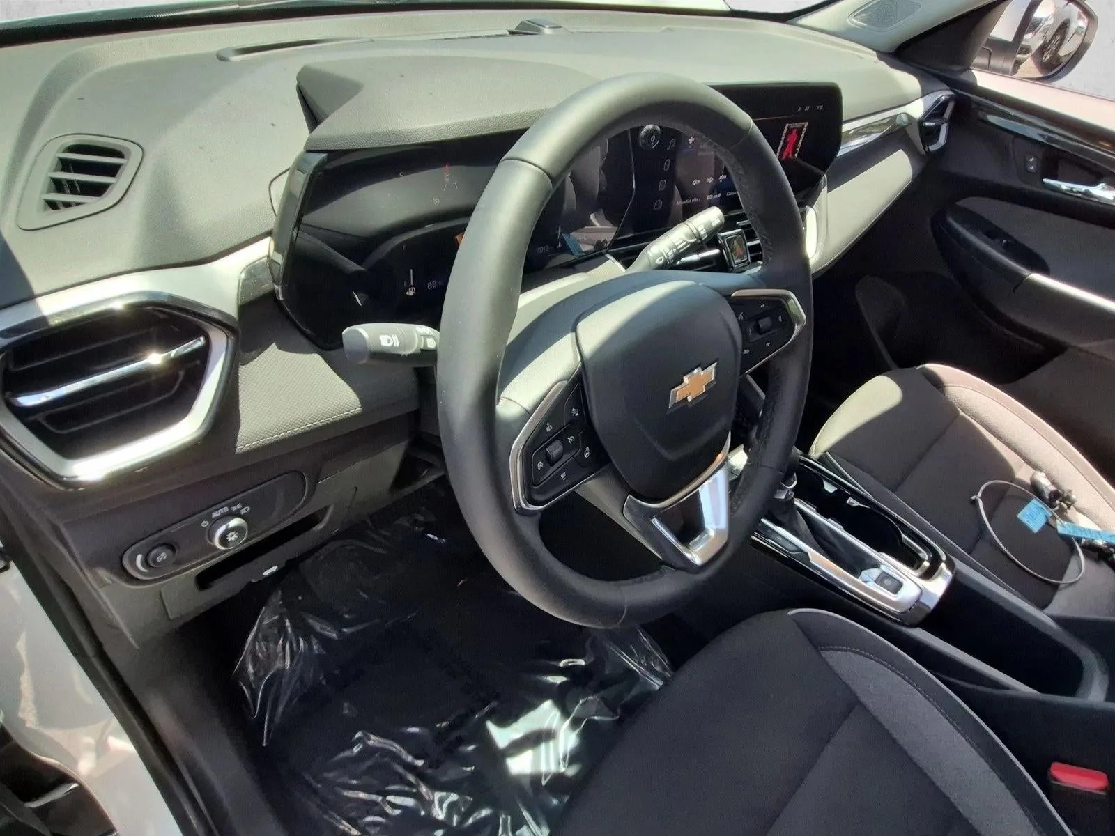 2024 Chevrolet Trailblazer FWD 4dr LT photo 10
