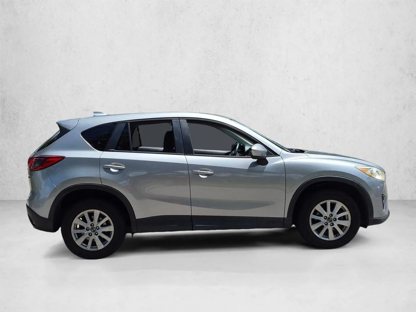 2014 Mazda CX-5 FWD 4dr Auto Touring photo 3