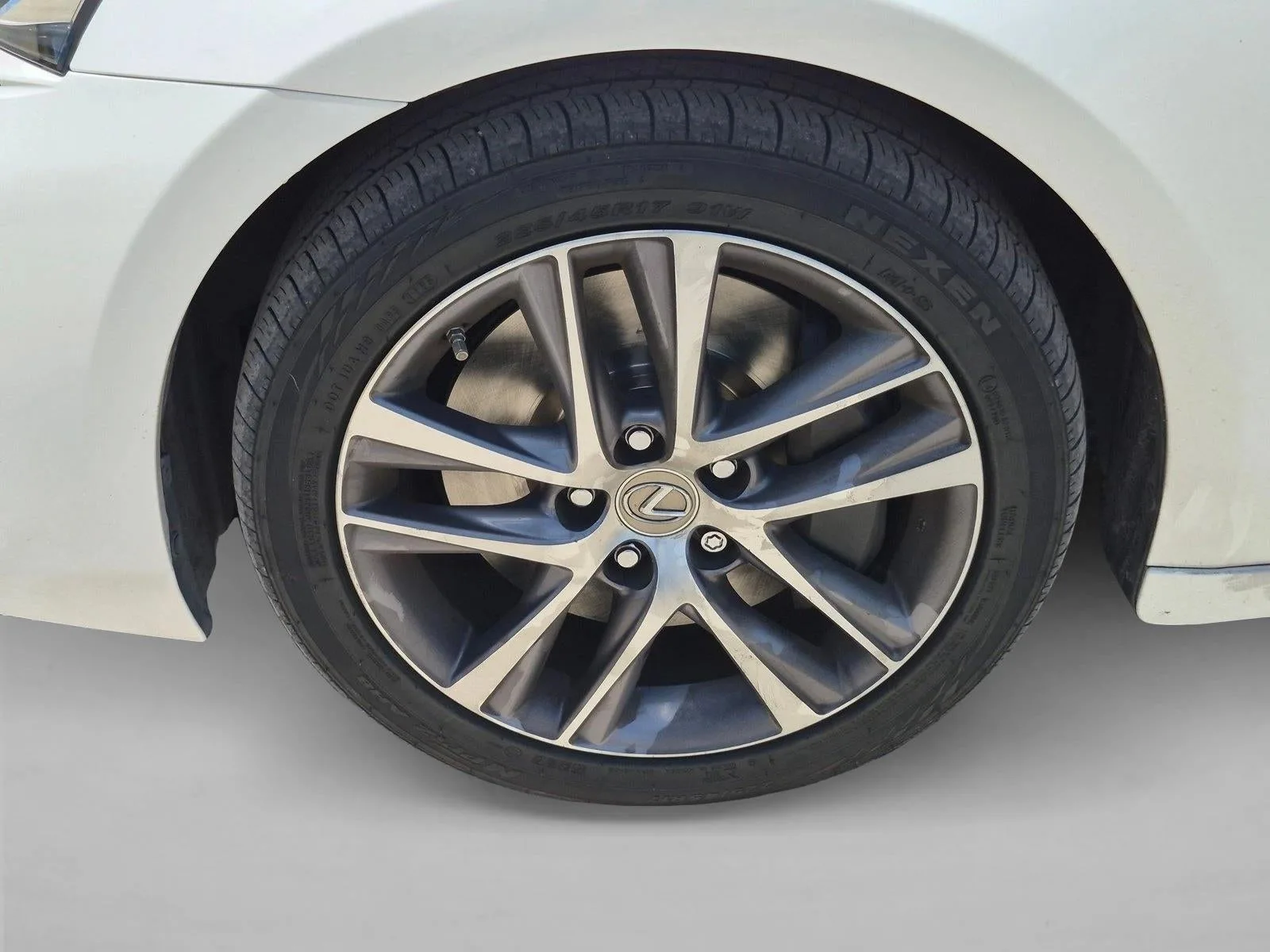 2020 Lexus IS photo 9