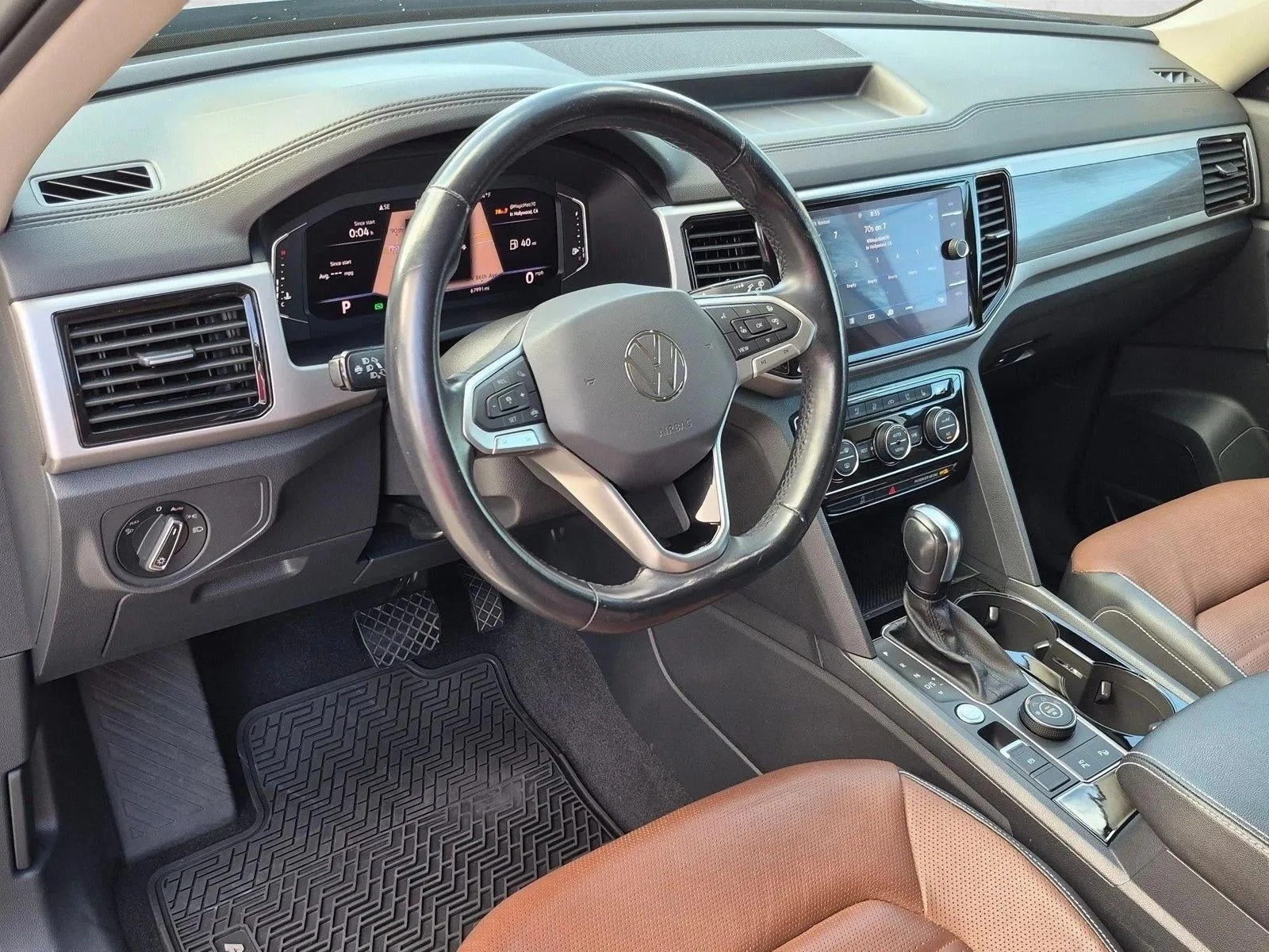 2021 Volkswagen Atlas 3.6L V6 SEL Premium 4MOTION *Ltd Avail* photo 10