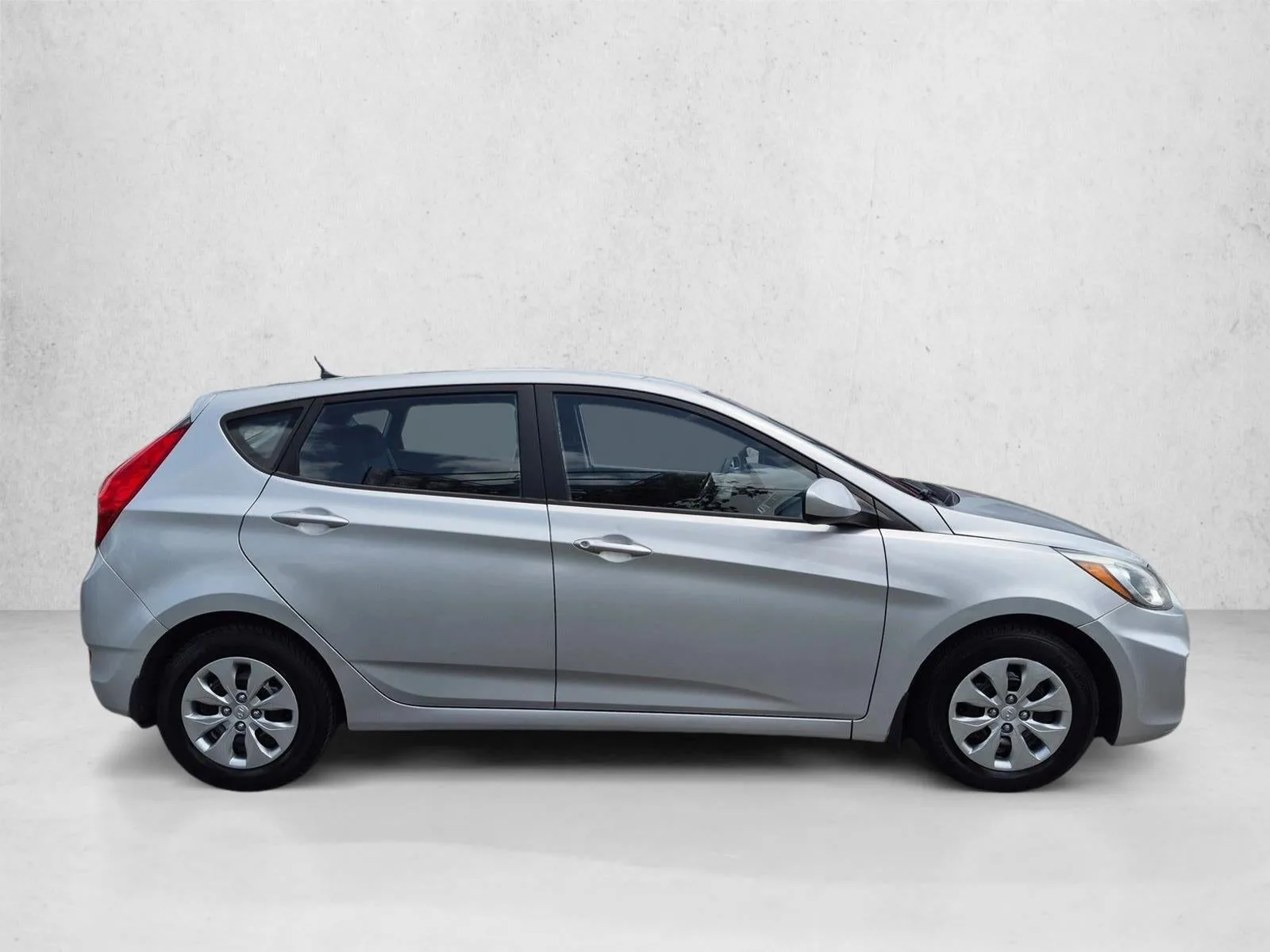 2015 Hyundai ACCENT 5dr HB Auto GS photo 4