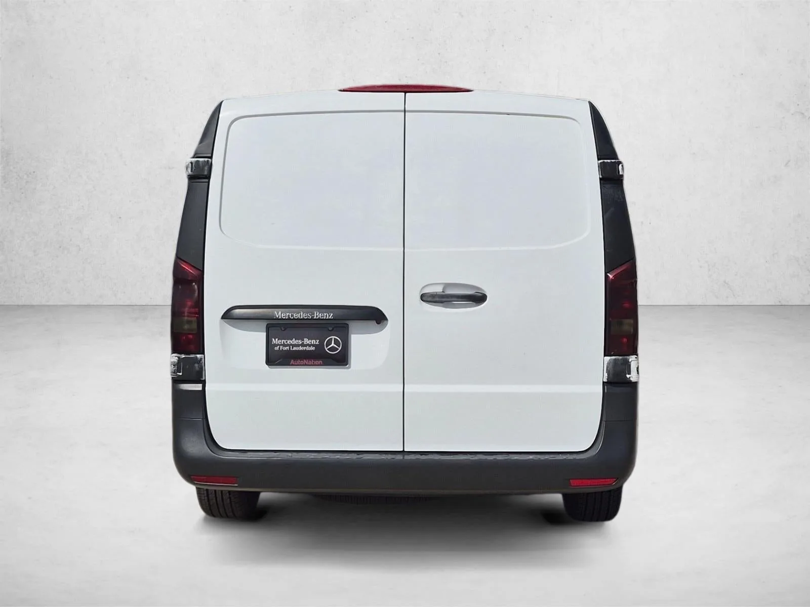 2016 Mercedes-Benz Metris Cargo Van RWD 126" photo 7