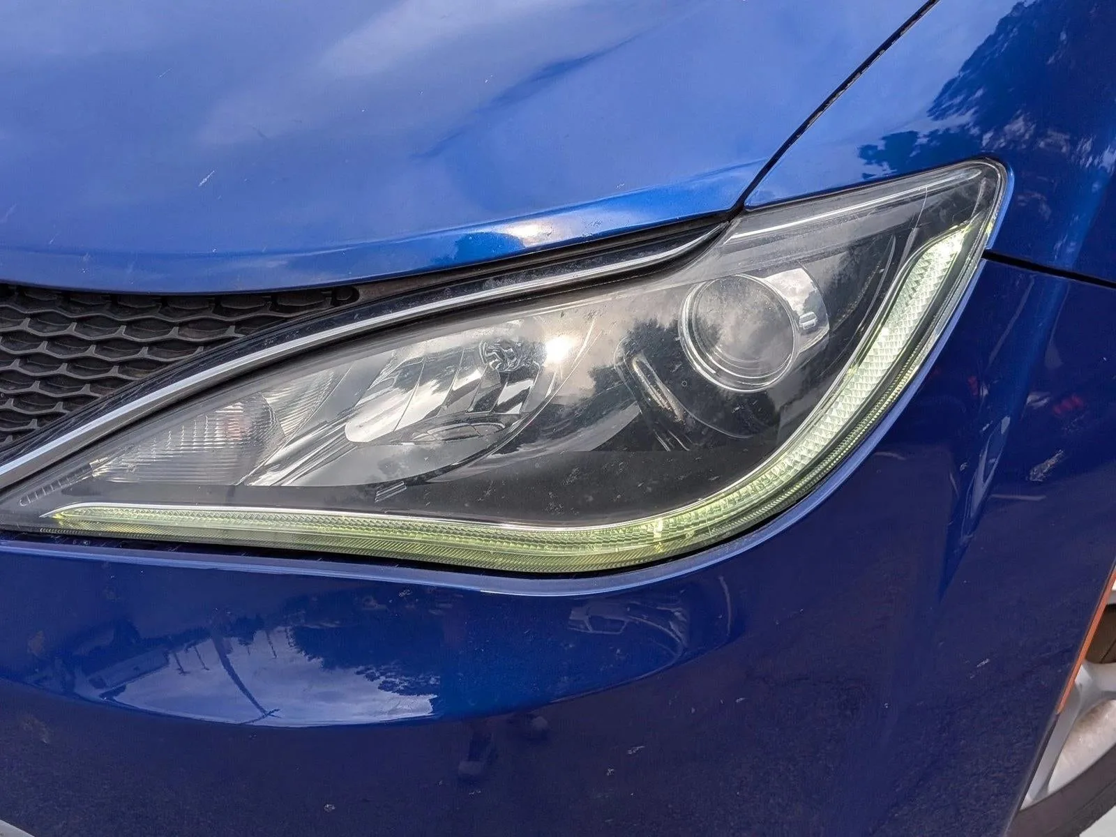 2020 Chrysler Pacifica Limited FWD photo 2