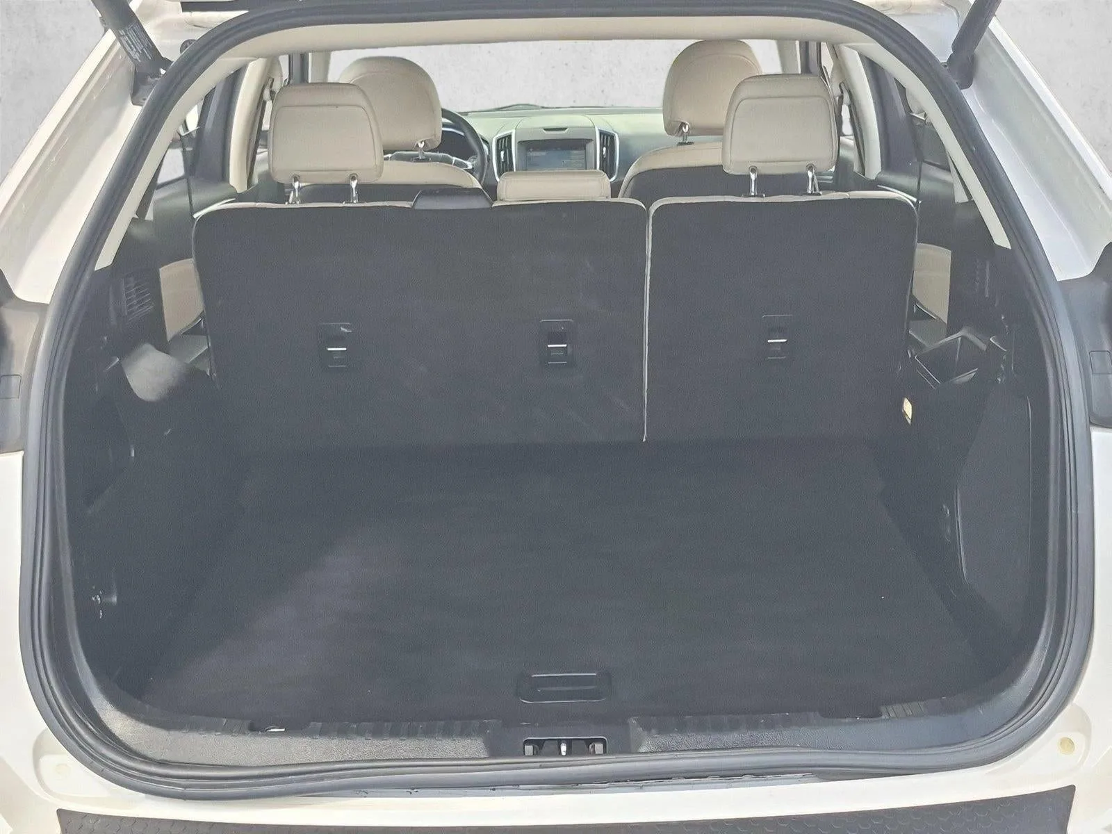 2018 Ford Edge Titanium photo 6