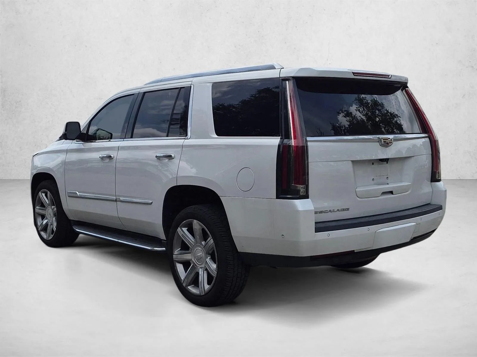 2018 Cadillac Escalade 4WD Luxury photo 5