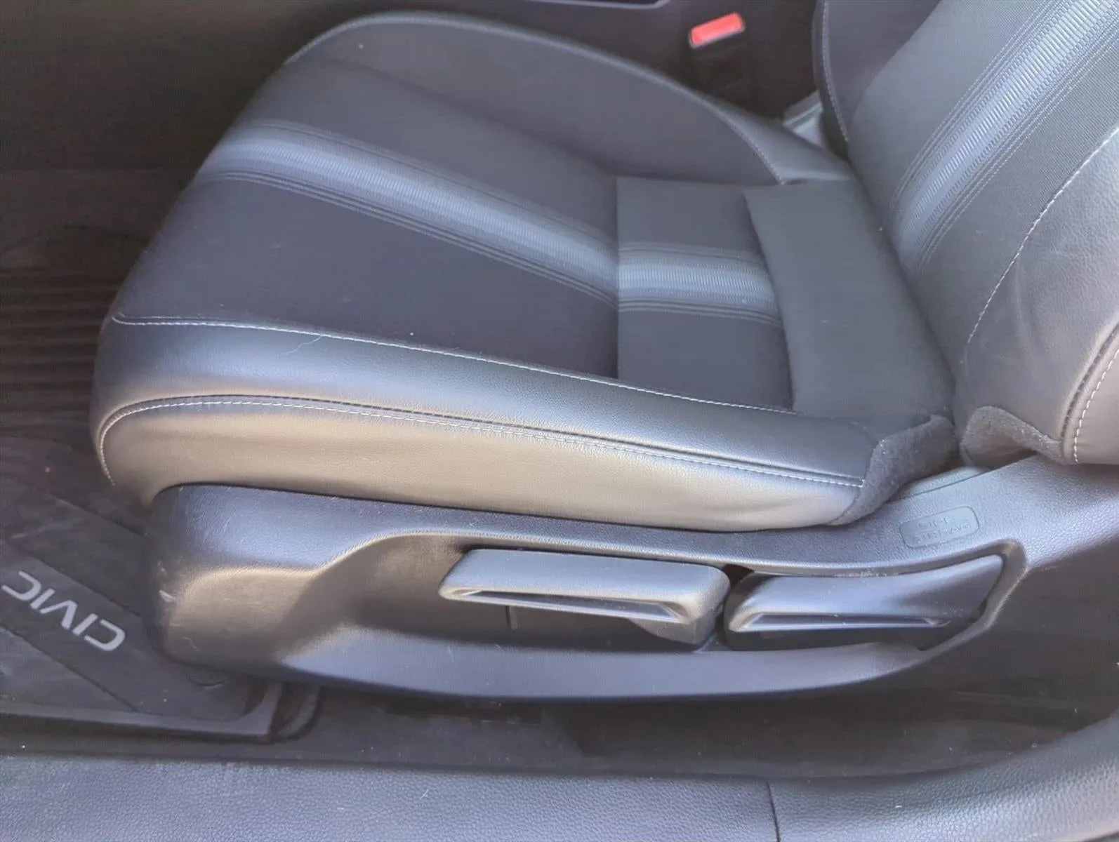 2025 Honda Civic Sedan Sport CVT photo 12